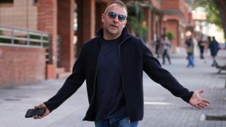 Hansi Flick w okularach