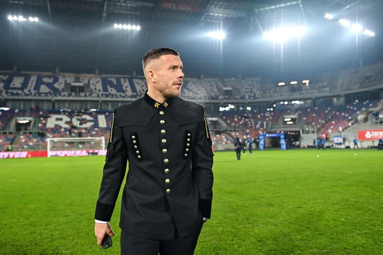 Lukas Podolski, Mundur